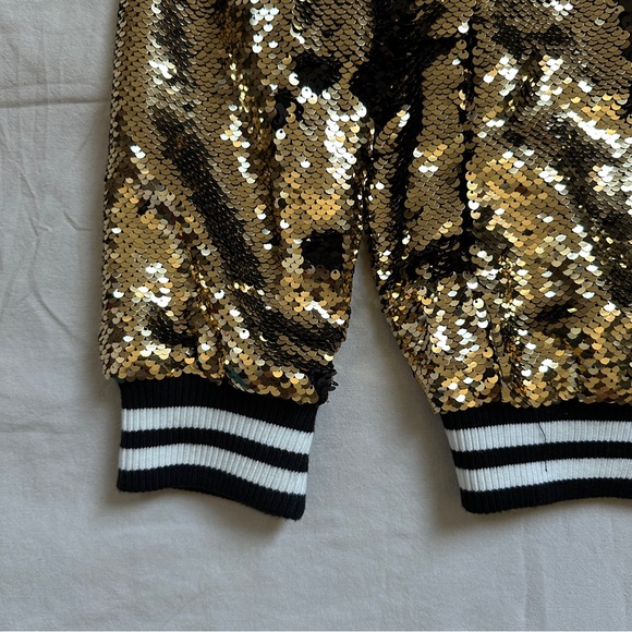 NWT. Dolce Cabo. Sequin Bomber jacket. GOLD. XS. - Picture 5 of 6